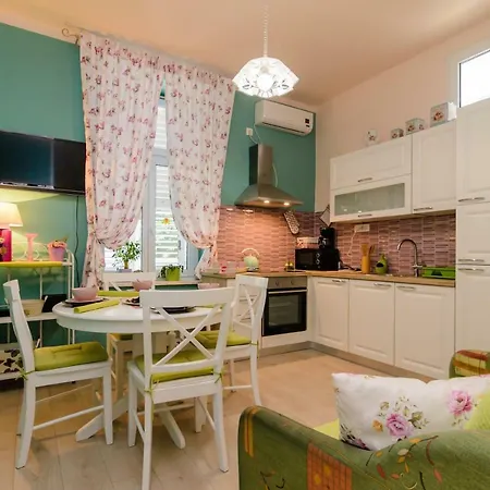 Smaragd & Rose Apartamento