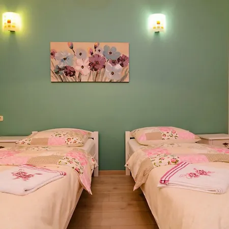Smaragd & Rose Apartamento *