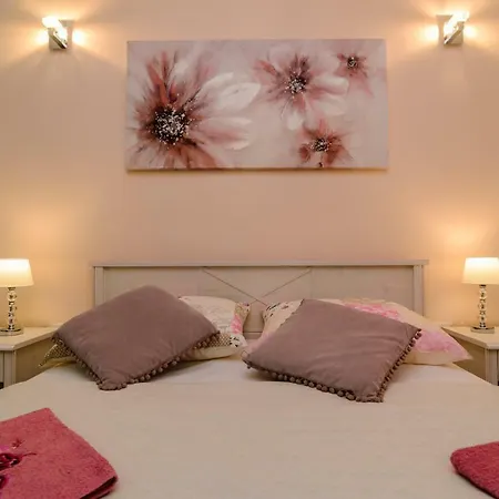 Smaragd & Rose Apartamento *